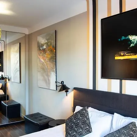 #39 Staywizus - Old Town 3 Bdr Ac Balcony 5mins Walk To Sea Апартаменты Ницца