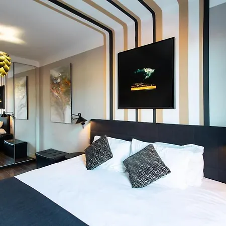 Апартаменты #39 Staywizus - Old Town 3 Bdr Ac Balcony 5mins Walk To Sea *