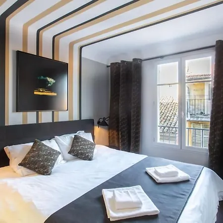 Appartement #39 Old Town 3 Bdr Ac Balcony 5mins Walk To Sea *